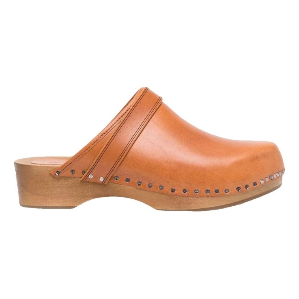 Women's Tan Clogs